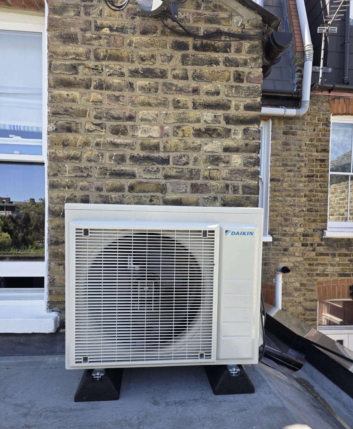 How efficient is air conditioning for heating in winter?